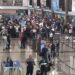 Falla en el sistema de chequeo de Migración provoca cumulo de pasajeros en Las Américas