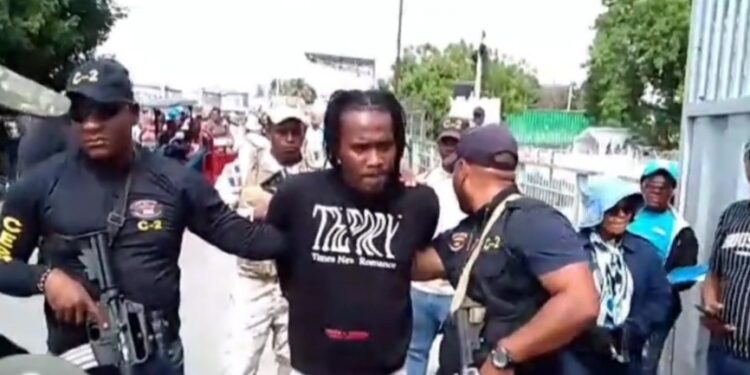 Detienen supuesto pandillero haitiano intento ingresar al país por Dajabón