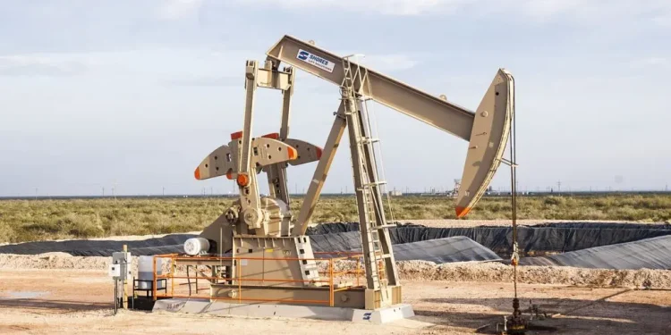 El petróleo de Texas baja un 0,83 %, hasta 82,45 dólares el barril