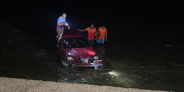 Varias personas resultaron con golpes y heridas tras caer Yipeta al océano en Puerto Plata