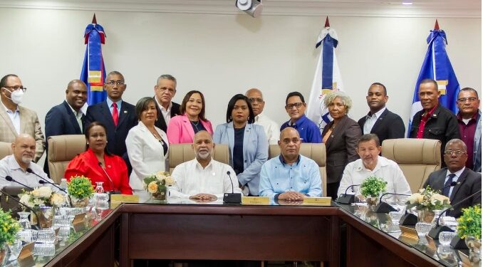 ADP abre compás de espera 72 horas para decidir sus acciones