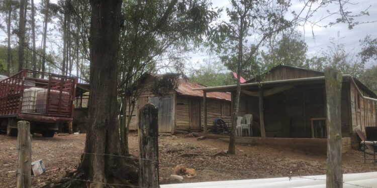 Presuntos haitianos asaltan golpean y roban en  residencia de alcalde en la frontera Dajabón   