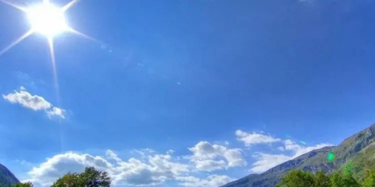 Día caluroso y escasas lluvias en este martes