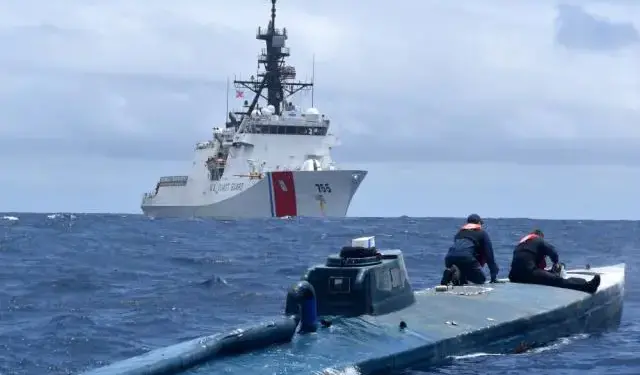 La Guardia Costera de EE.UU. desembarca 7.700 kilos de narcóticos en Florida