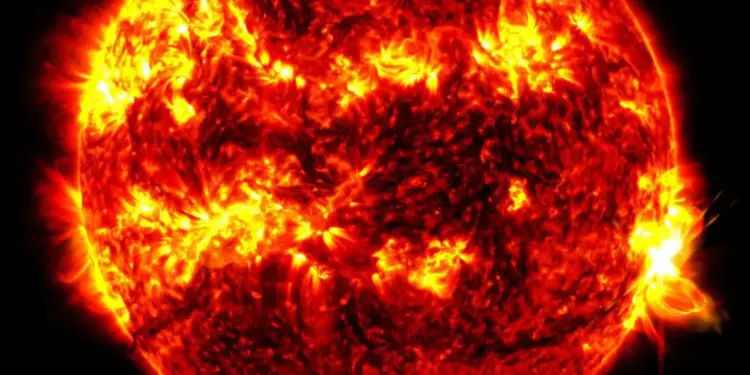 El Sol lanza la llamarada más potente en décadas