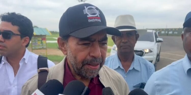 Vídeo; Director INDRHI cogió la cuerda de los críticos sobre los trabajos en Dajabón