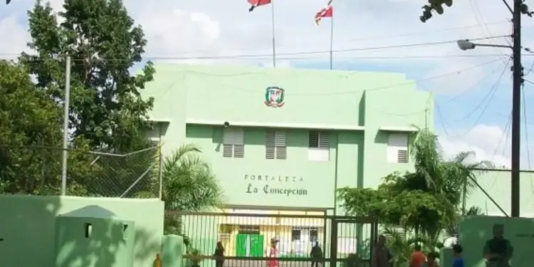 Escapa recluso de cárcel de La Vega
