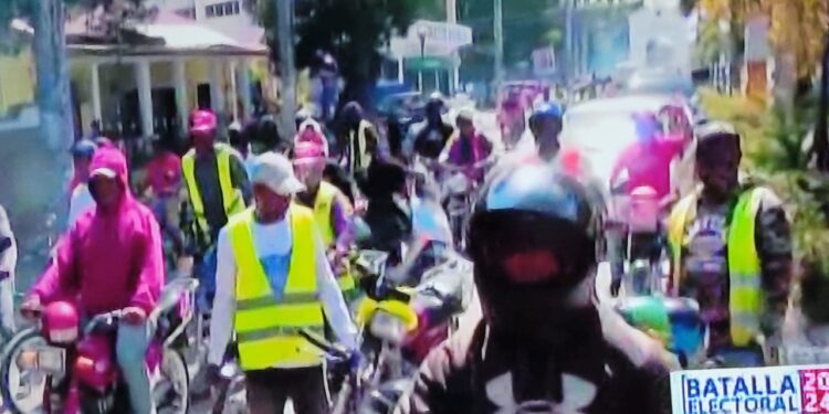 Motoconchistas protestan en San Juan contra supuesto insultó del gobierno
