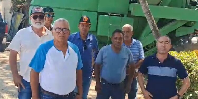 Vídeo; Propietarios de equipos protestan en la Linea Noroeste por falta de pagos del ministerio de agricultura