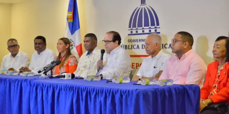 Fedola presenta atletas verán acción en Panam juvenil de lucha