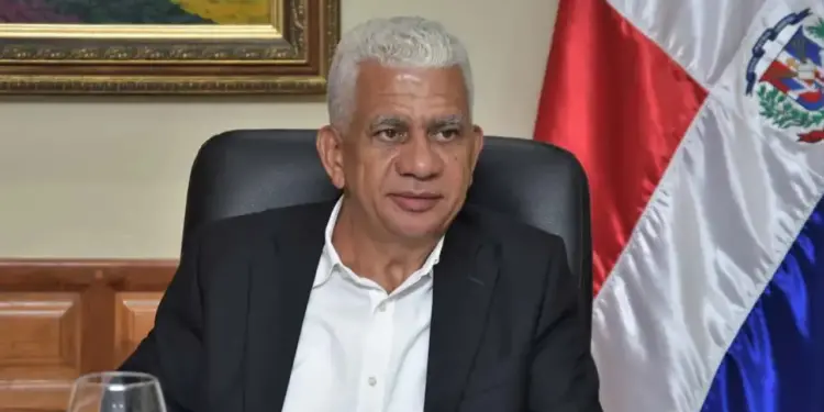 Delincuentes cibernético hackean cuenta de WhatsApp del presidente del Senado