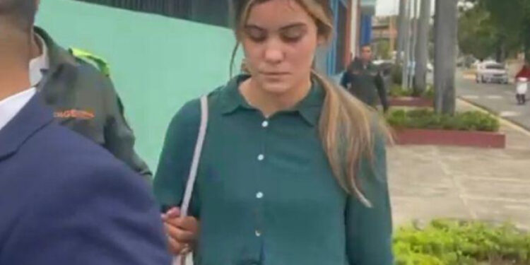 Solicita prisión preventiva contra joven acusada de atropellar a Julio César de la Rosa