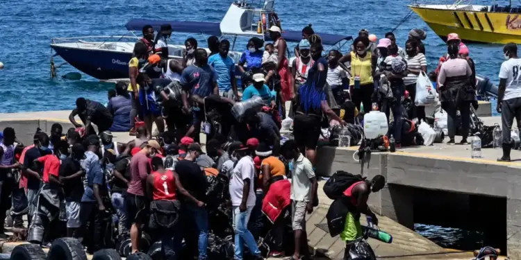 Ceremonia mística, combustible y encendido de una vela causaron incendio de barco en Haití
