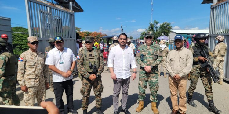 Comisión de aduanas visita la frontera en labores de inspección de  sus oficinas