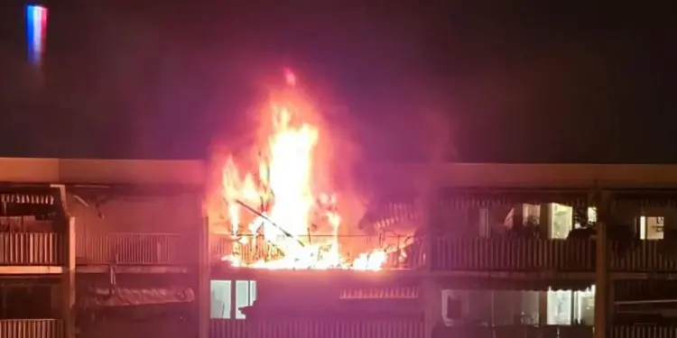 Siete personas fallecen en un incendio, entre ellas tres niños y un adolescente