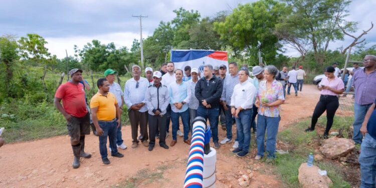 FEDA entrega pozos asociativos para irrigar 3,500 tareas en Pedernales