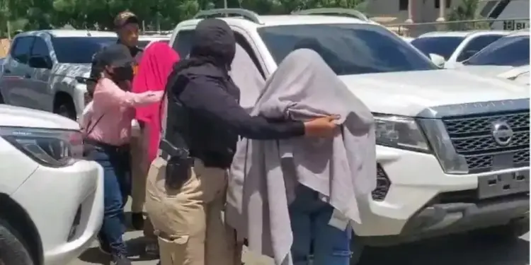Desmantelan red de trata en Santiago; rescatan a 40 mujeres colombianas