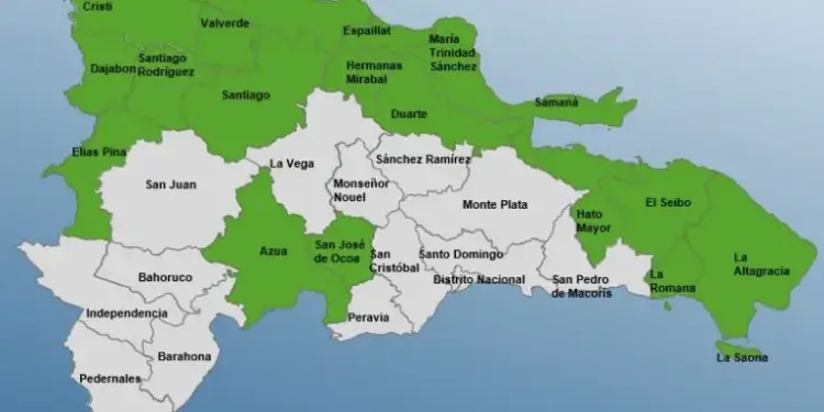 COE eleva alerta verde en 18 provincias por vaguada inducida por el huracán Ernesto