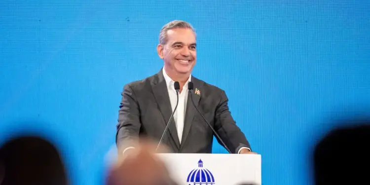 Abinader añade dos temas para reforma constitucional