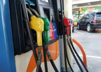 Gobierno baja de precio algunos combustibles, principales carburantes se mantienen sin cambios