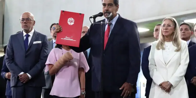 Maduro: «Estamos listos para presentar el 100% de las actas electorales»