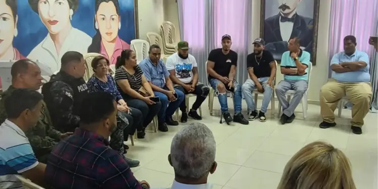 Levantan llamado a huelga en Salcedo tras acuerdo con las autoridades locales