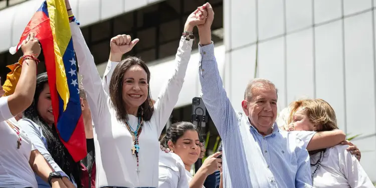 Abren investigación penal contra María Corina Machado y Edmundo González