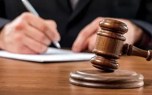 Imponen prisión contra madre por maltrato a su hija menor en Montecristi