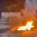 Incendian neumáticos en la entrada de Dajabón en demanda de asfaltado de calles de barrio