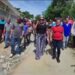 Villa los Almácigos; Marcha en demanda de arreglo de carreteras enlaza varias comunidades