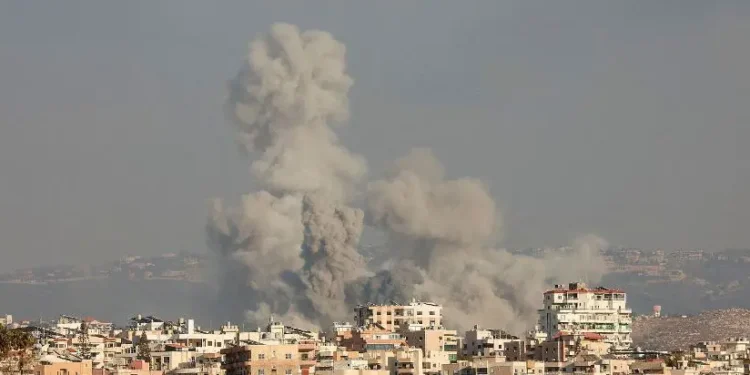 Israel detecta el lanzamiento de unos 80 proyectiles desde Líbano, entre ellos 4 drones