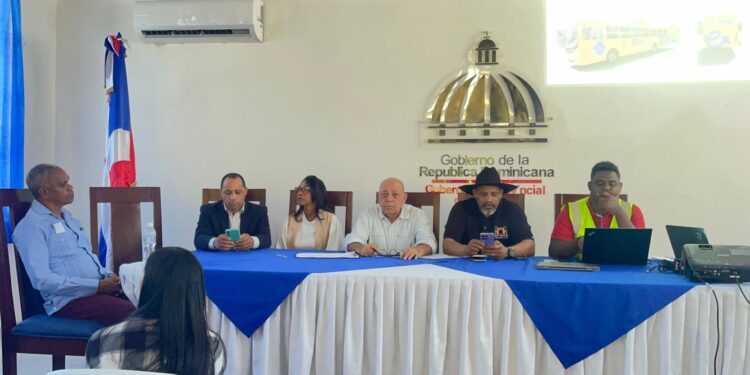 Realizan encuentro de socialización del protocolo de seguridad y uso transporte estudiantil ( Trae) en Dajabón