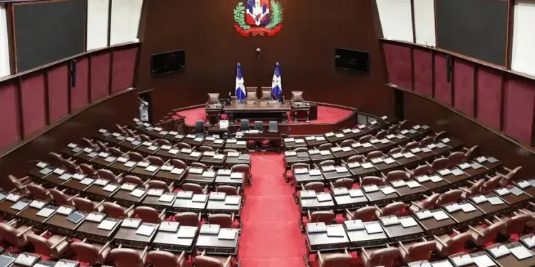 De urgencia, diputados convierten en ley proyecto declara necesidad de reforma constitucional
