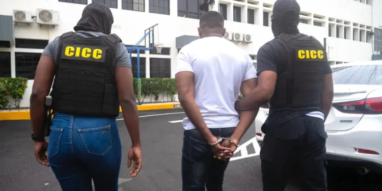 Capturan hombre vinculado a decomiso de 1,378 paquetes de cocaína