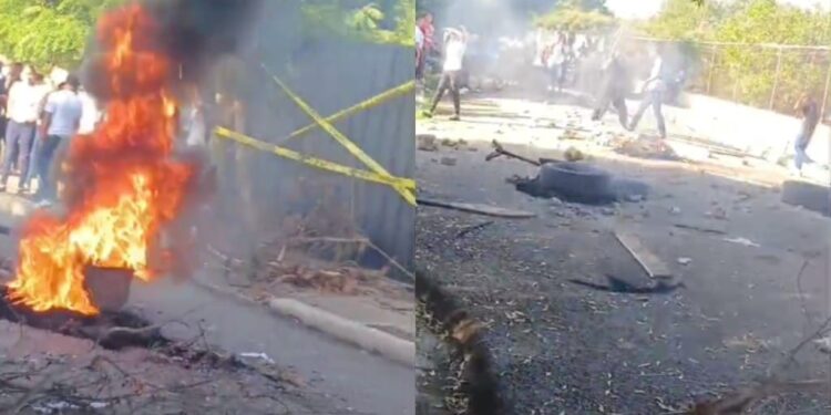 Estudiantes protestan exigiendo terminación de dos centros educativos en Puerto Plata