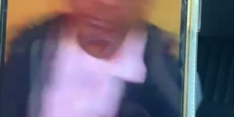 Vídeo; Reclusos secuestran agente penitenciario en cárcel del nuevo modelo en Mao