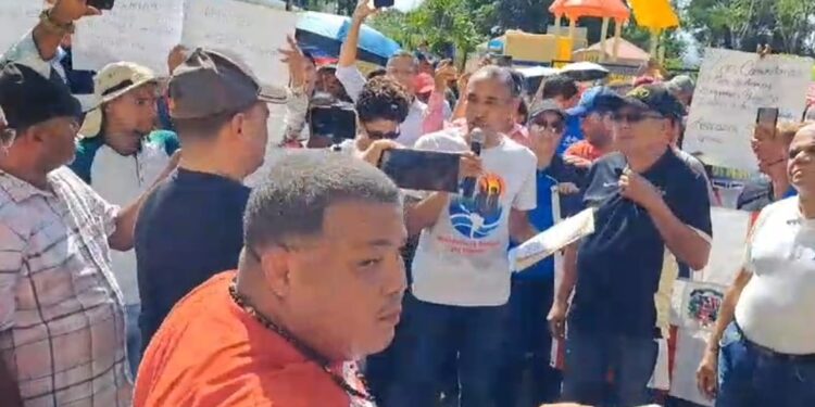 Organizaciones sociales marchan en Santiago Rodríguez contra abusos policiales y otros males les afectan   