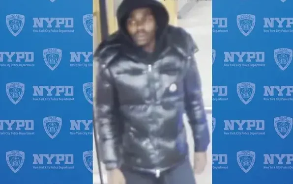 Se sienta junto a pasajero tren en Brooklyn y sentado lo atraca a punta de pistola