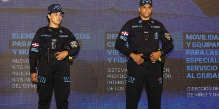 Los nuevos uniformes de la Policía Nacional costaron RD$1,053 millones