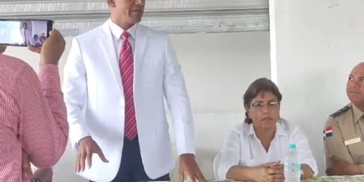 Vídeos; Director de junta acusa ganaderos y agricultores de traicionar la patria con apoyo a presencia de indocumentados en Dajabón