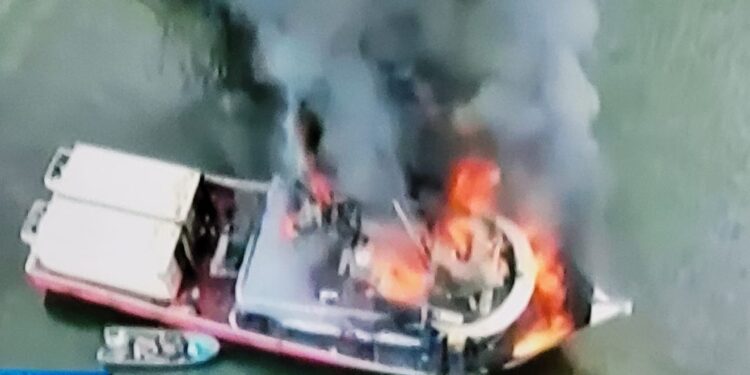 Cuatro personas resultan heridas y quemadas por explosión de barco en Puerto Plata