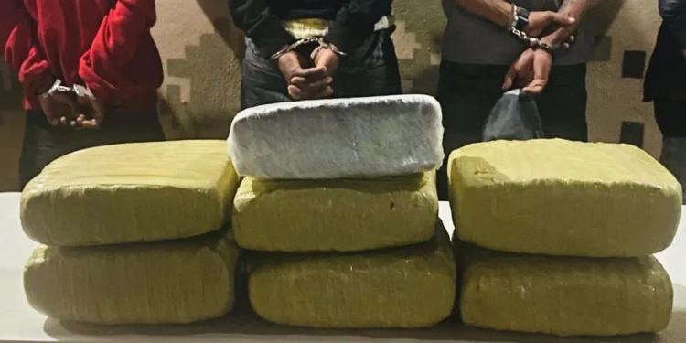 CESFronT y DNCD detienen a cuatro hombres con 70.1 libras de marihuana