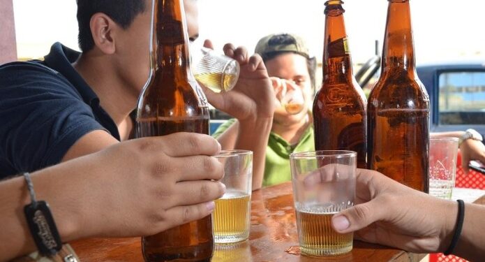 Extienden horario de venta bebidas alcohólicas durante Navidad y Año Nuevo