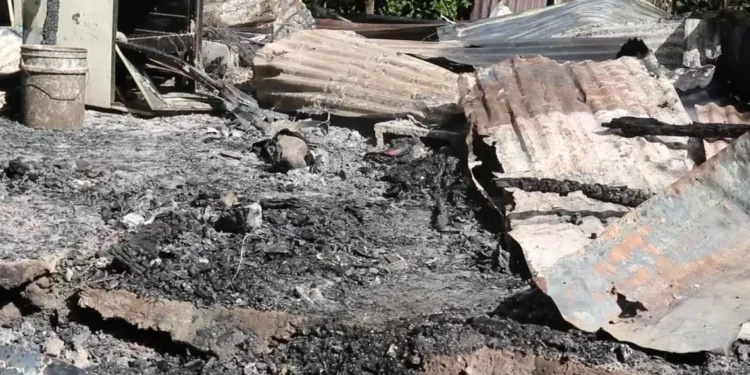Tragedia en Cambita Garabitos: Tres niños mueren en incendio