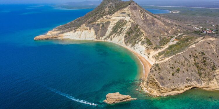 Muere ahogado pescador de Loma de Cabrera en el atlántico en Montecristi
