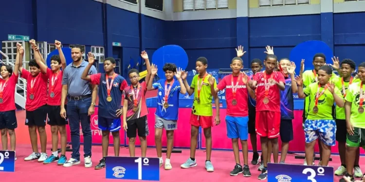 Santiago, campeón torneo nacional tenis de mesa U-11 y U-15