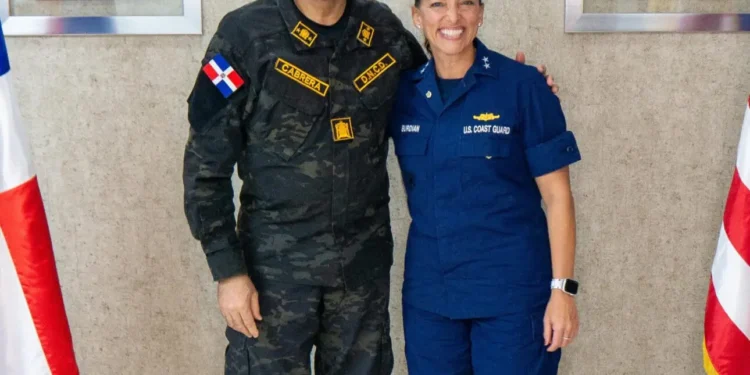 Presidente DNCD se reúne con directora Fuerza Tarea Conjunta Interagencial Sur de EEUU