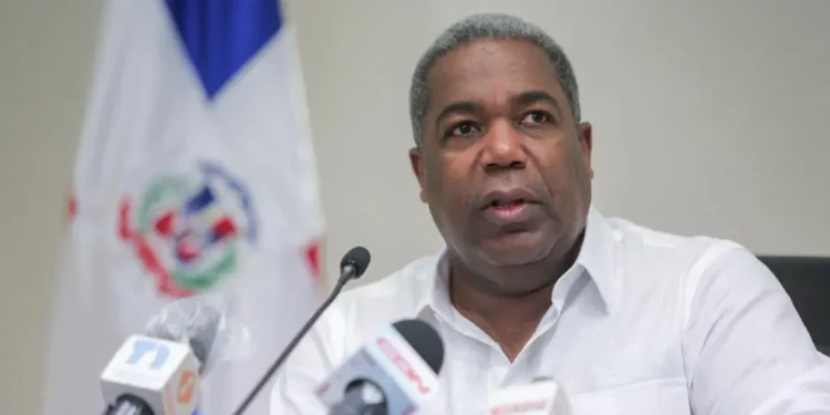 Tony Peña defiende la entrega de Bonos Navideños “Es un Acto de Solidaridad”