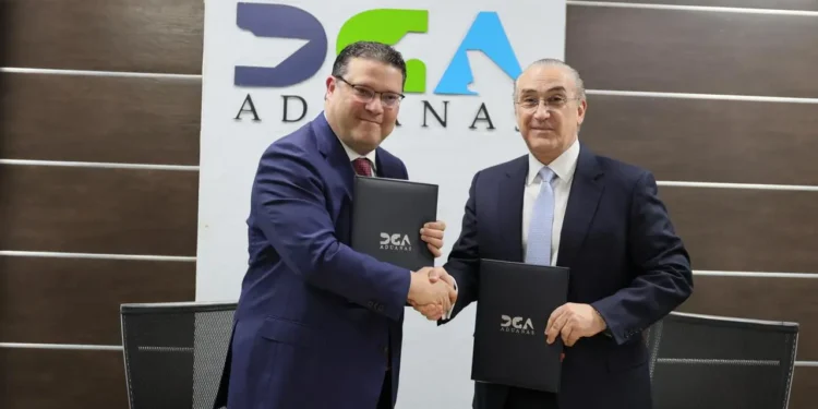 Aduanas y la ONEC firman acuerdo para combatir la competencia desleal