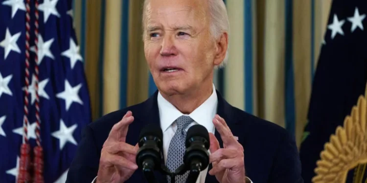 Biden condona deuda a 150.000 estudiantes más y eleva total de beneficiados a 5 millones